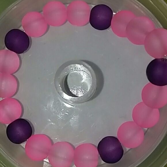 2 Light pink and purple beaded bracelets - Picture 1 of 1